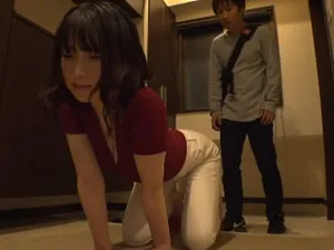 Đã ai làm gì đâu, mới móc bằng 1 ngón em đã bắn nước ướt cả tay