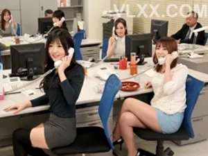 Vợ của con trai à, để bố giúp con phê !